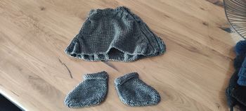 Ensemble gilet + chausson gris tricoté bébé