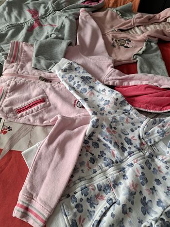 4 p gilets  18/24m