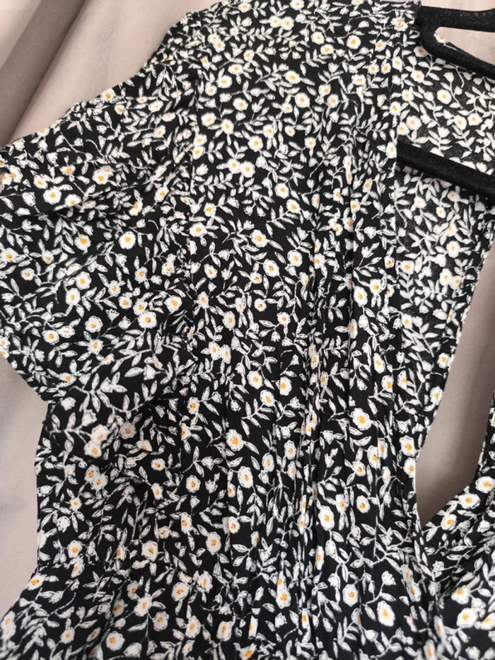 Robe courte fleurie - photo numéro 2