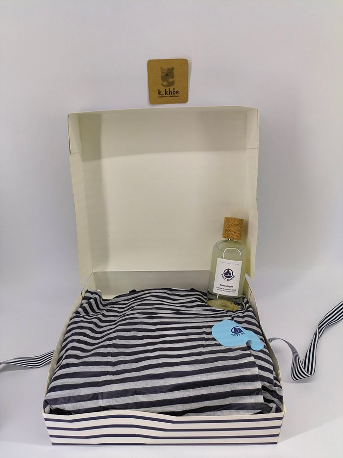Coffret bébé Petit Bateau - une salopette et un gilet bébé + eau de soin - photo numéro 8