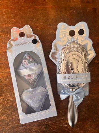 Lot brosse et éponges maquillage neuves Bridgerton primark