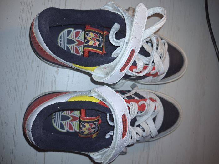 Une paire de basket adidas - photo numéro 4