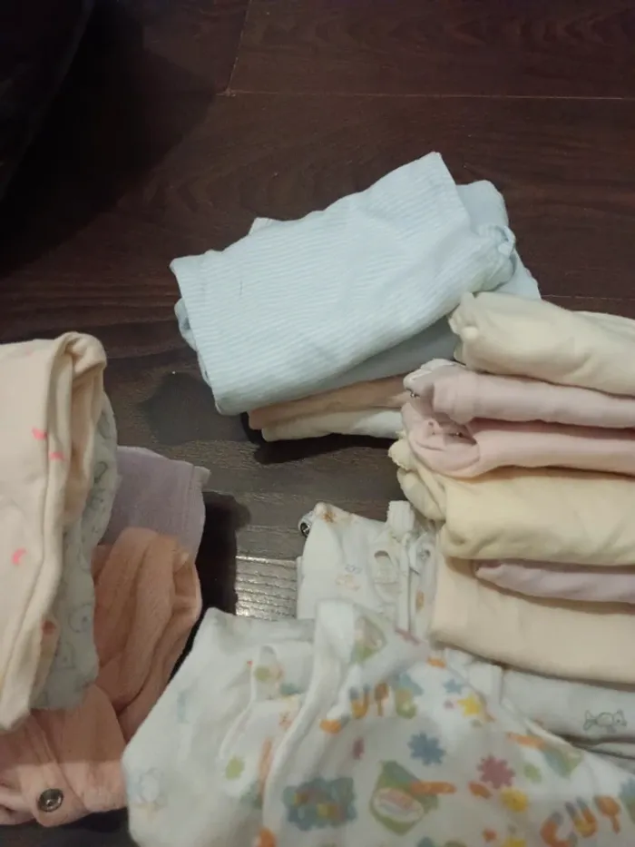 Los vêtements enfants un mois - photo numéro 4