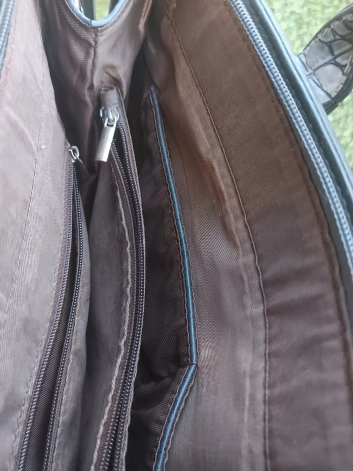 Sac à main neuf jamais servi - photo numéro 3