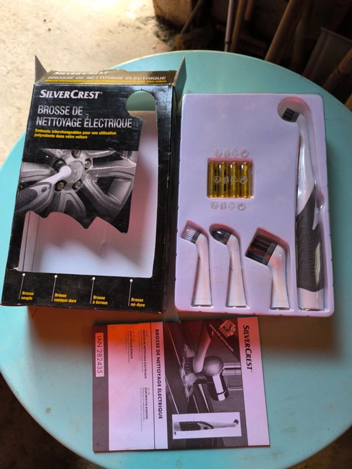 Brosse de nettoyage électrique pour tout type de voitures état neuf - photo numéro 3