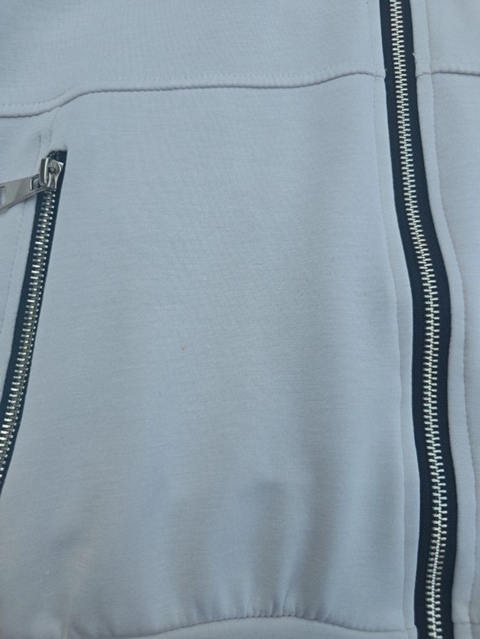 Ensemble sportwear - photo numéro 2