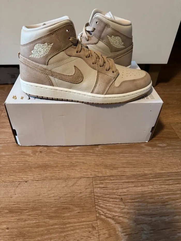 Baskets sneakers montantes Nike air Jordan - photo numéro 2