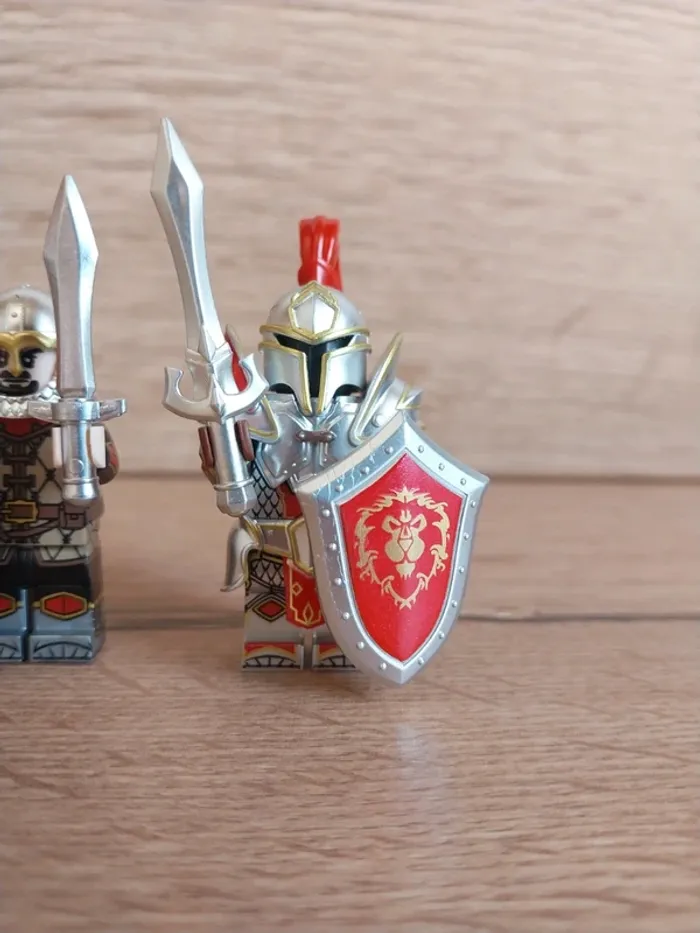 Figurines type lego 4 guerriers humains rouge Warcraft - photo numéro 5