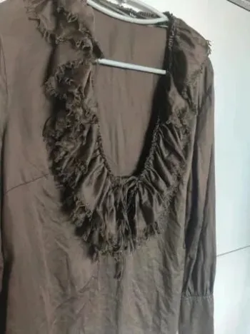 Mango Chemisier bronze avec volants L