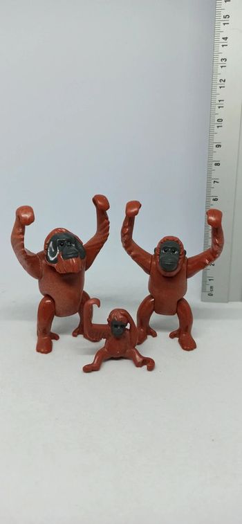 Orangs outans avec bébé playmobil