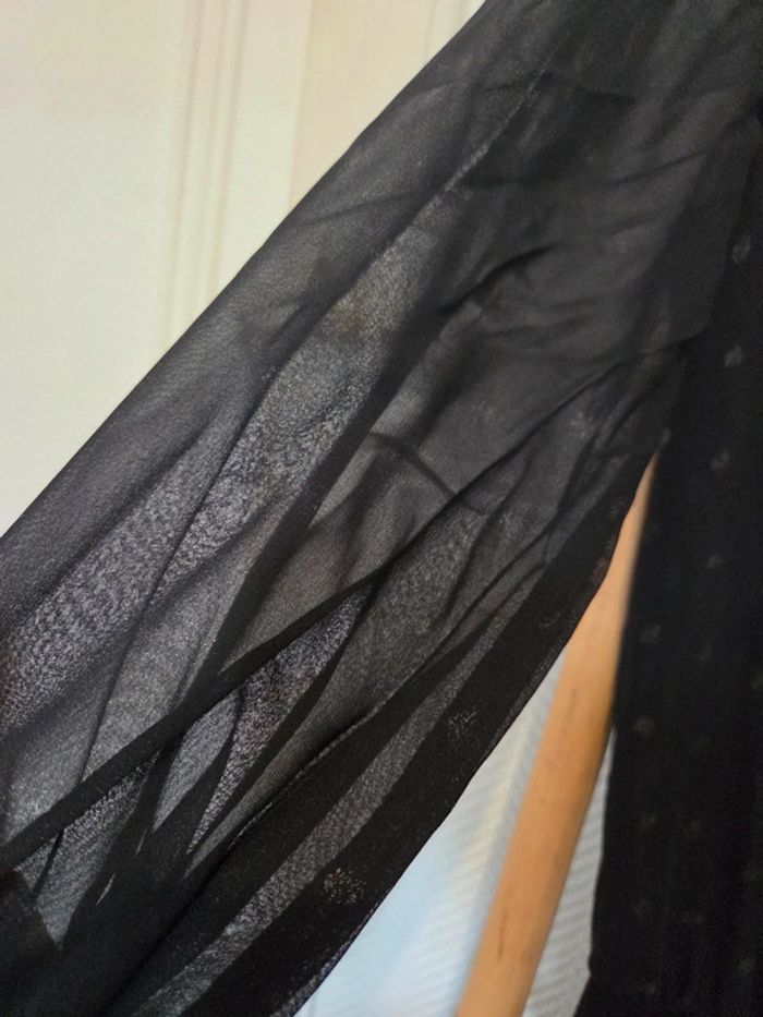Robe noir et dentelle - photo numéro 2