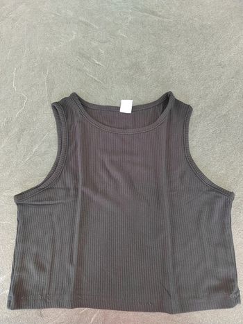 Crop top noir sans manche  Shein Taille : 11 / 12 ans Excellent état