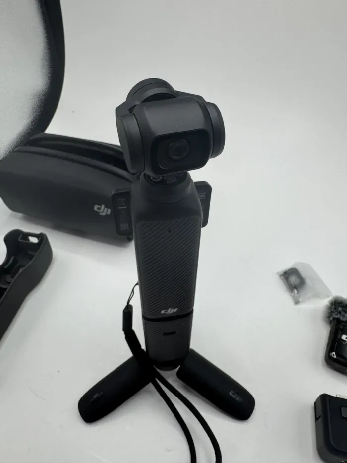 DJI Osmo Pocket Stabilisateur 3 Axes et Caméra Portable 4K Créateur Combo en parfait état - photo numéro 5