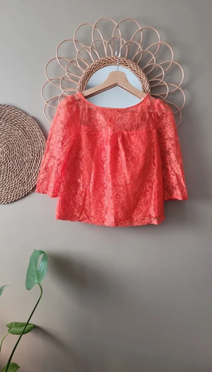 Blouse en dentelle Kookaï manches 3/4 très bon état - photo numéro 2
