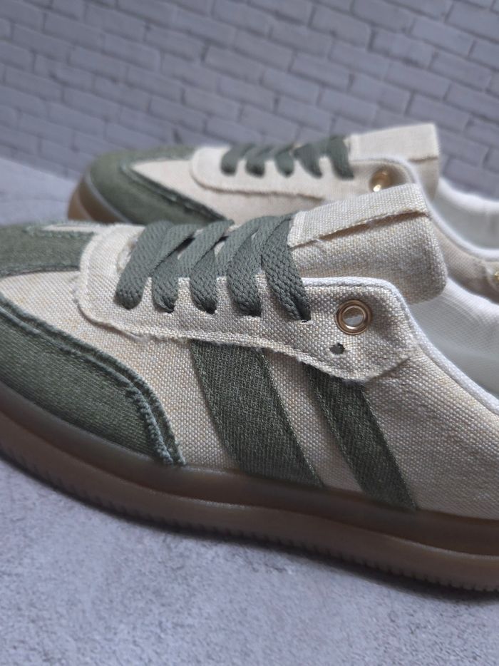Baskets en toile Kaki et Beige - Style Rétro - Neuves - Taille 39 - photo numéro 3