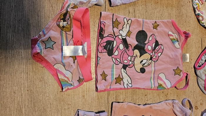 Lot de sous vêtements fille de taille 2/4 ans, 3 ensembles + 6 culottes, Hello Kitty, Frozen - photo numéro 4