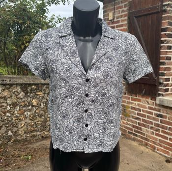 Chemise femme à motifs floraux – T36