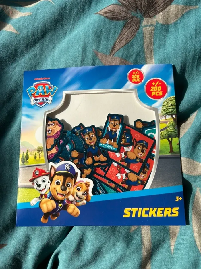 Lot de 200 gommettes / stickers pat patrouille neuf