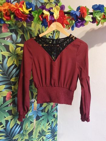 Top dentelle court bouffant