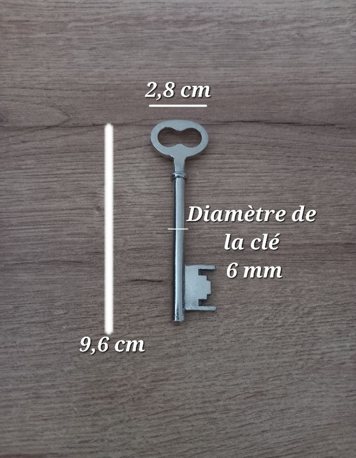 Clé en métal 9,6 cm / 132C4A " - photo numéro 8