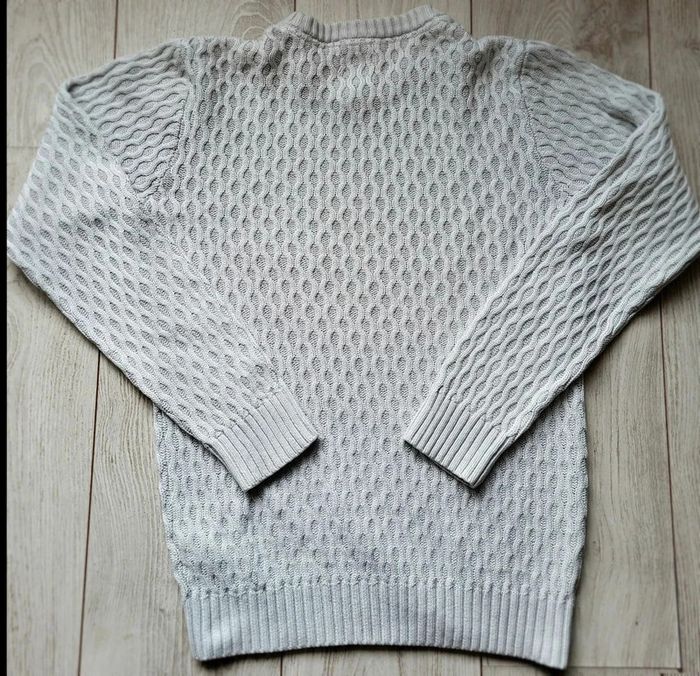Pull H&M torsadé gris clair – col rond – maille texturée – homme/femme – Taille XS - photo numéro 4