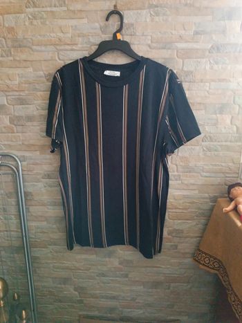 T-shirt marine à rayures Bershka 40