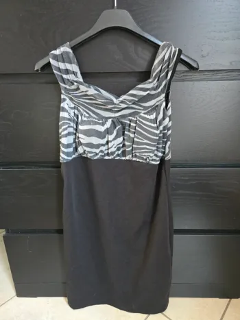 robe noire et grise Made in Italy