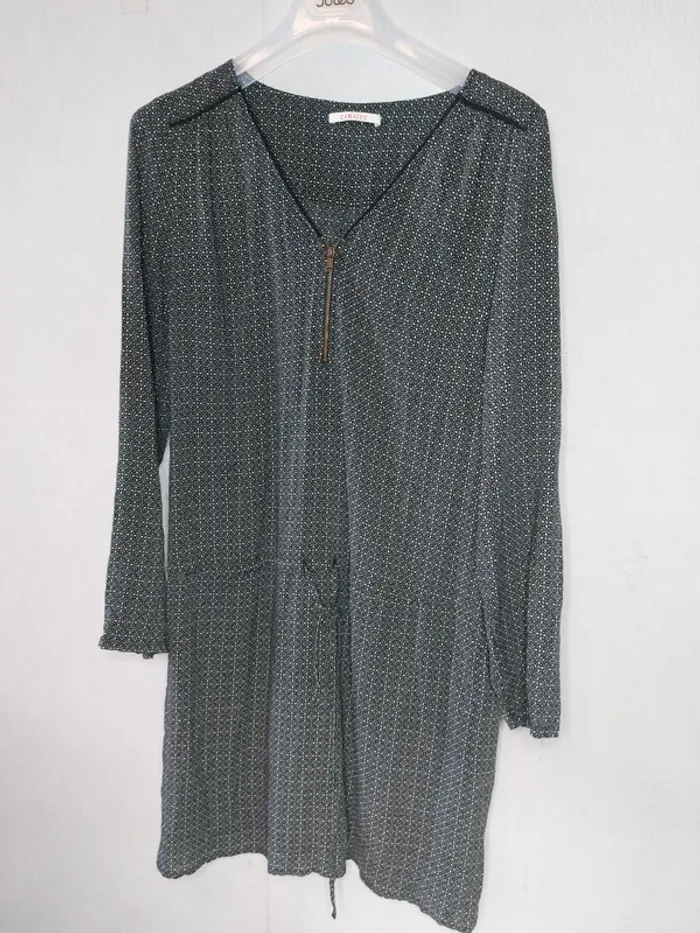 Robe fluide grise imprimé "Camaïeu"