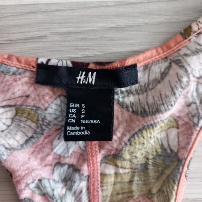 Robe imprimée papillons à bretelles longueur au genoux H&M taille S - photo numéro 3