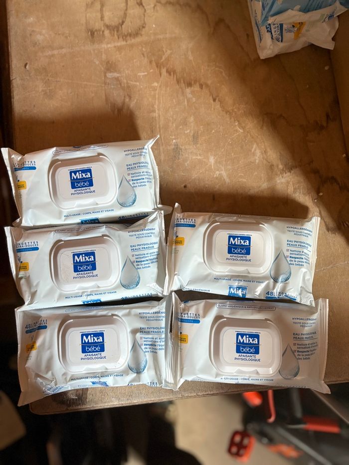 Lot de cinq lingettes Mixa