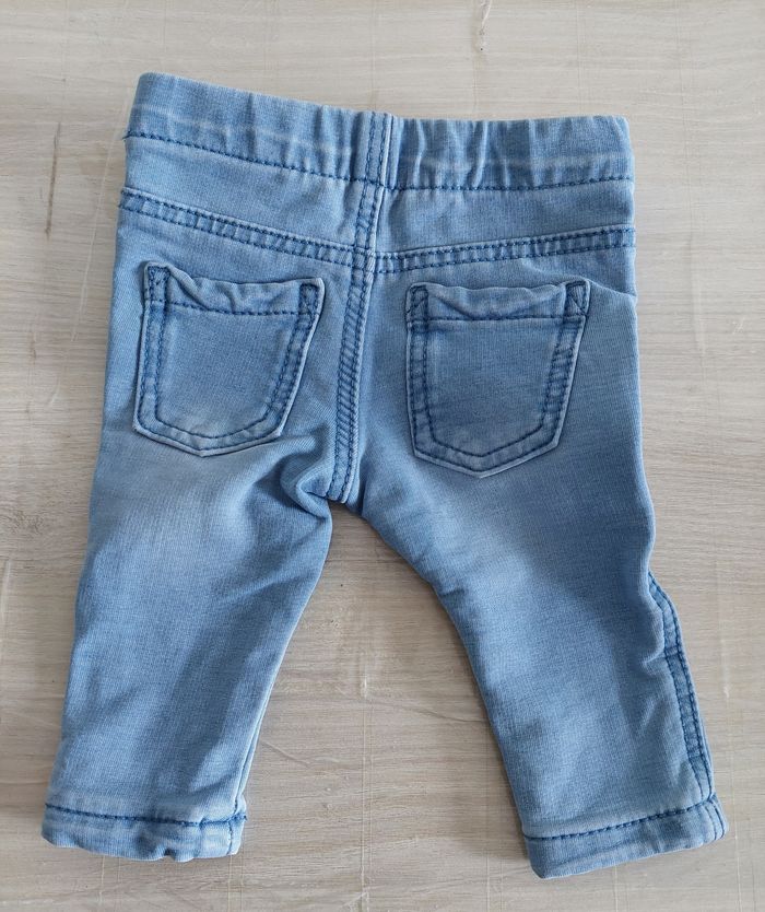 Jean serré fille 3 mois - photo numéro 3