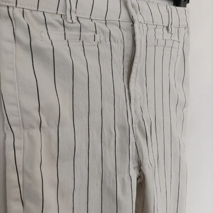 Pantalon 7/8 ème Bershka taille 38 - photo numéro 2