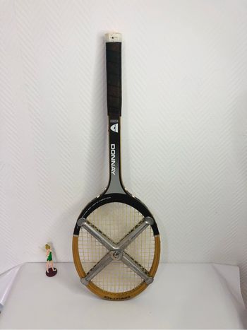 Ancienne raquette de tennis Donnay