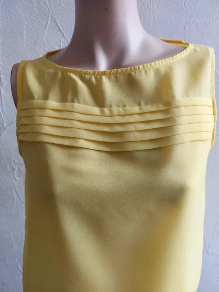 Haut jaune sans manches Taille S - photo numéro 3