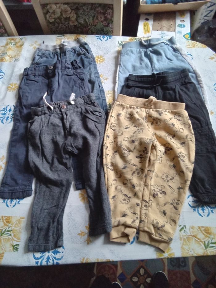 Lot pantalons garçons t 18-24 mois