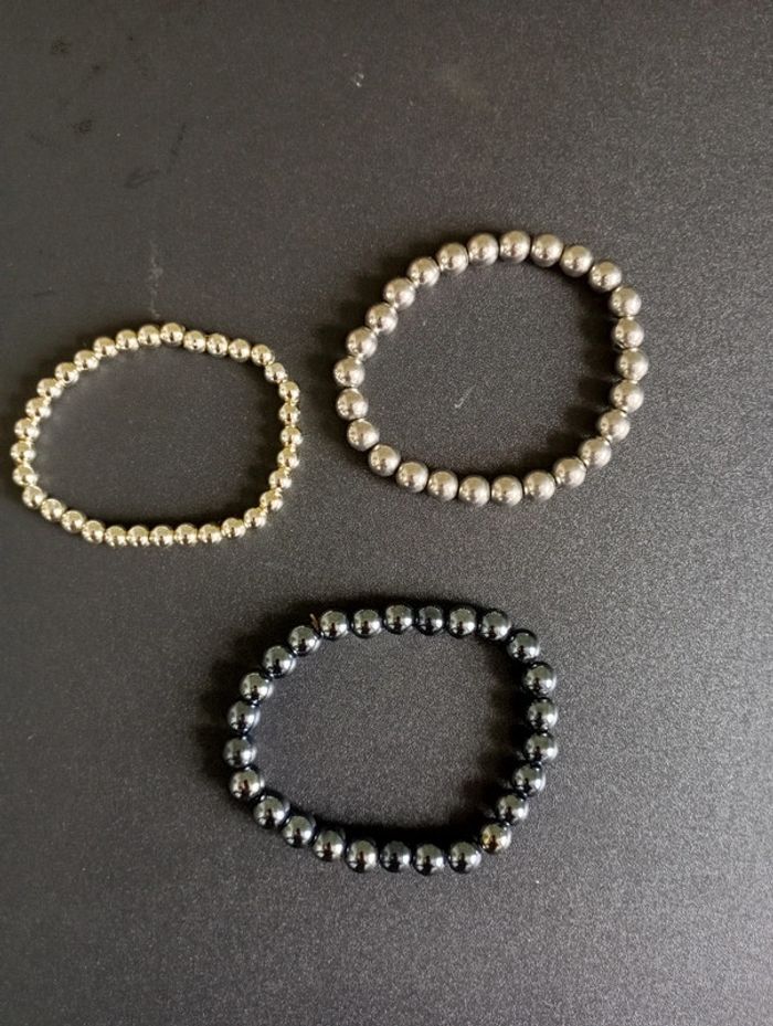 3 bracelets élastiques de (fausses) perles