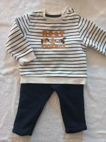 Ensemble sweat/pantalon taille 9 mois