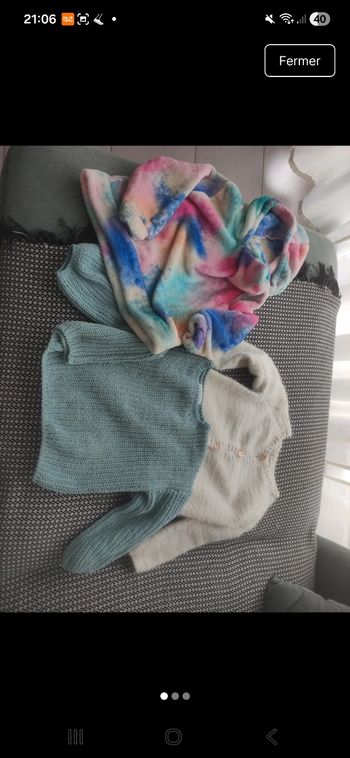 Lot de pulls et gilets d hiver en parfait état taille 6 ans très jolie, marque h&m et du pareil au même