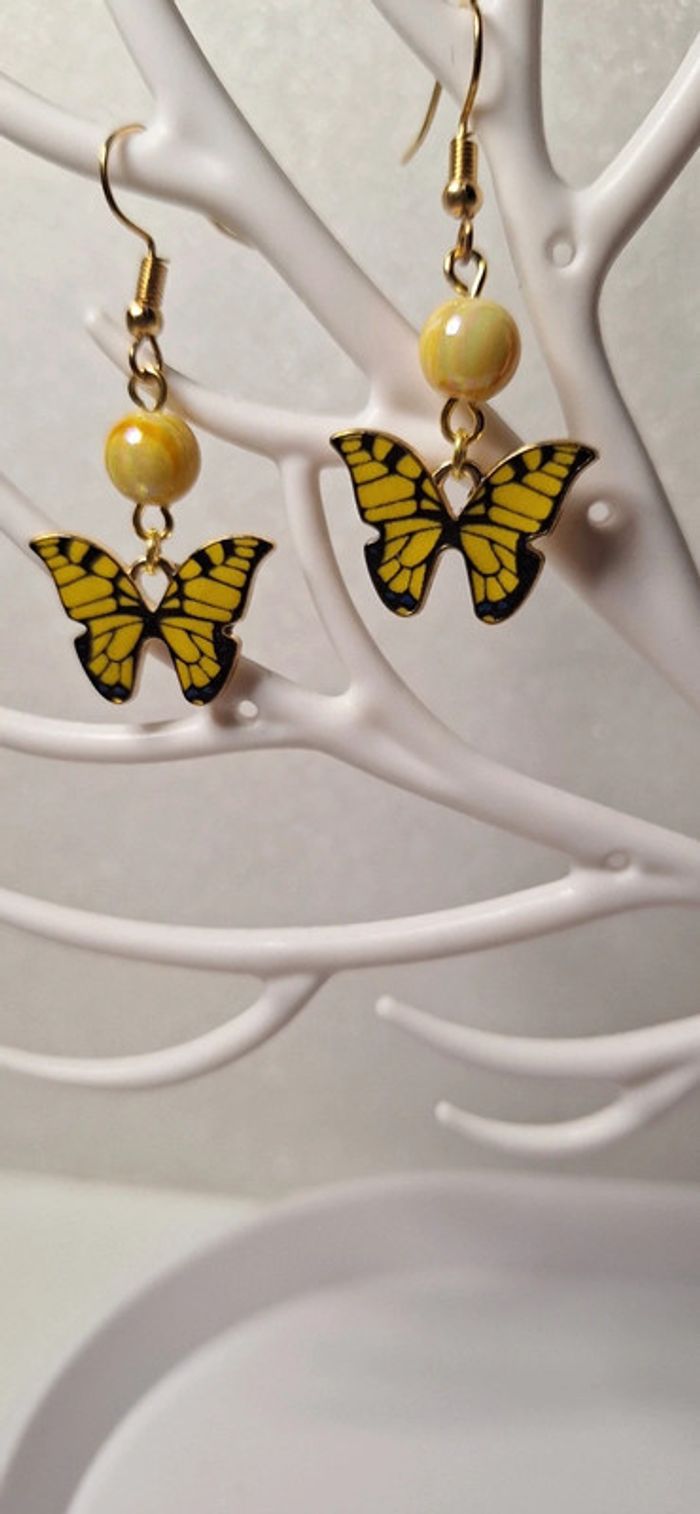 Boucles d'oreilles papillon jaune - photo numéro 2