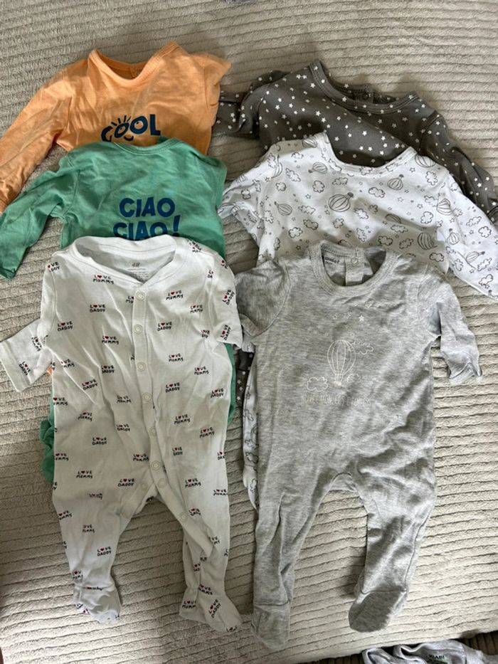 Lot de pyjama en parfait état - photo numéro 2