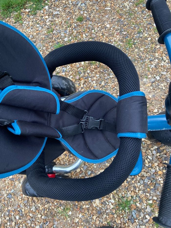Tricycle Strolly Compact Yvolution - photo numéro 7