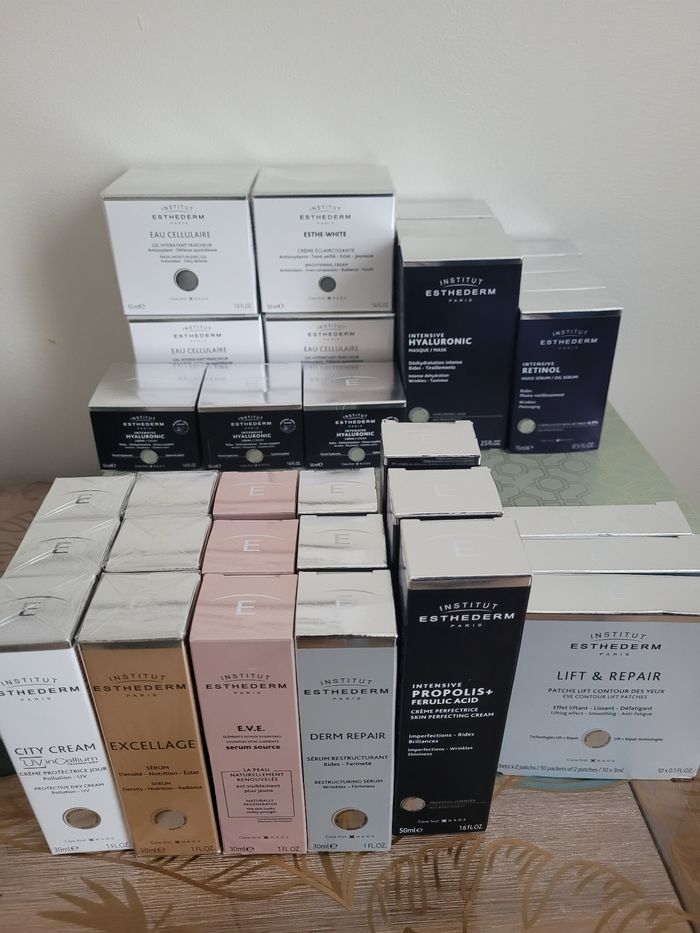 Lot soins du visage et yeux Esthederm