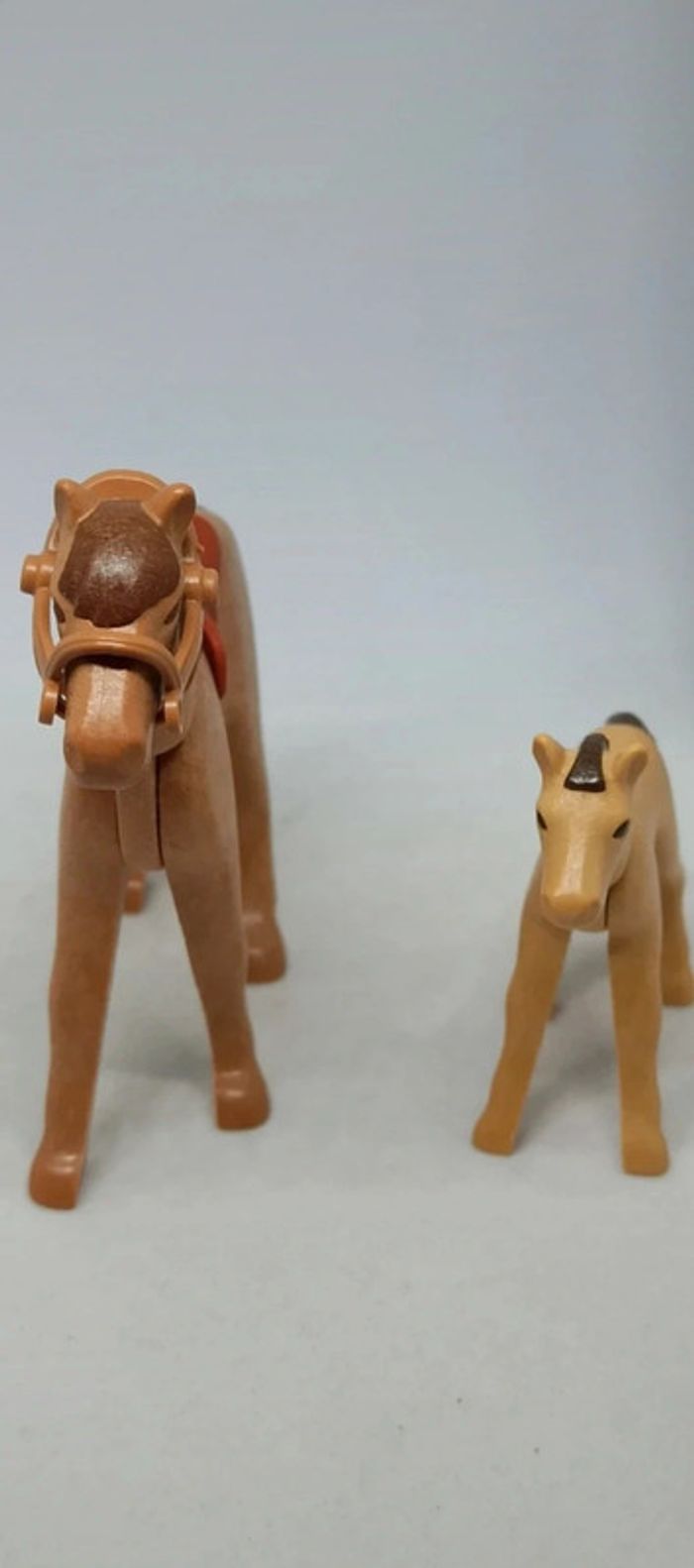 Cheval marron avec selle et poulain playmobil - photo numéro 2