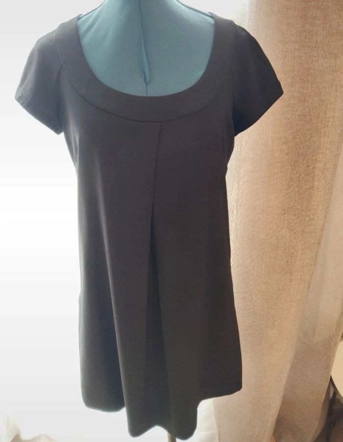 Robe élégante noire taille 34