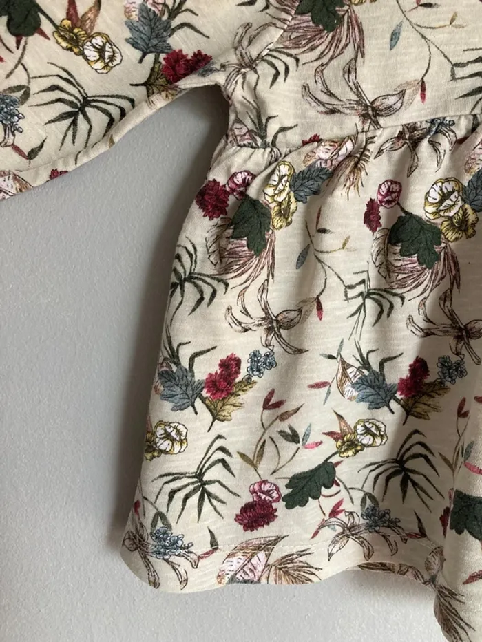 T-shirt manches longues fille Zara 2/3 ans – Motif floral – Très bon état - photo numéro 3