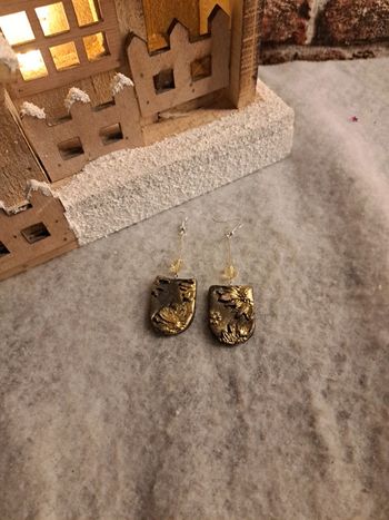 Boucles d'oreilles pendante avec pâte polymere doré noir