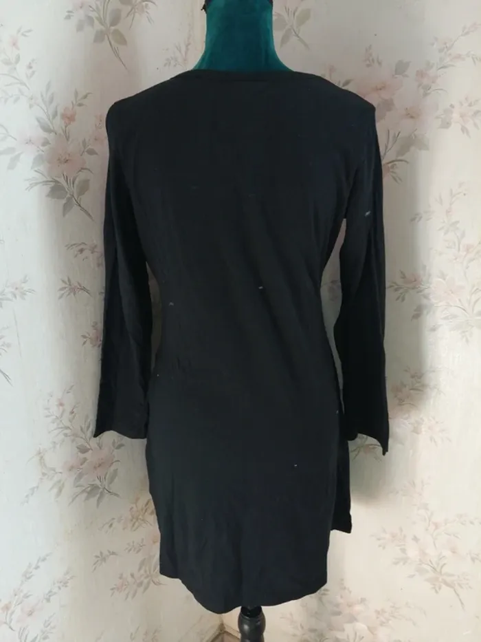 Robe noire à manches longues avec broderies et déchirures / sans marque / (M) - photo numéro 6