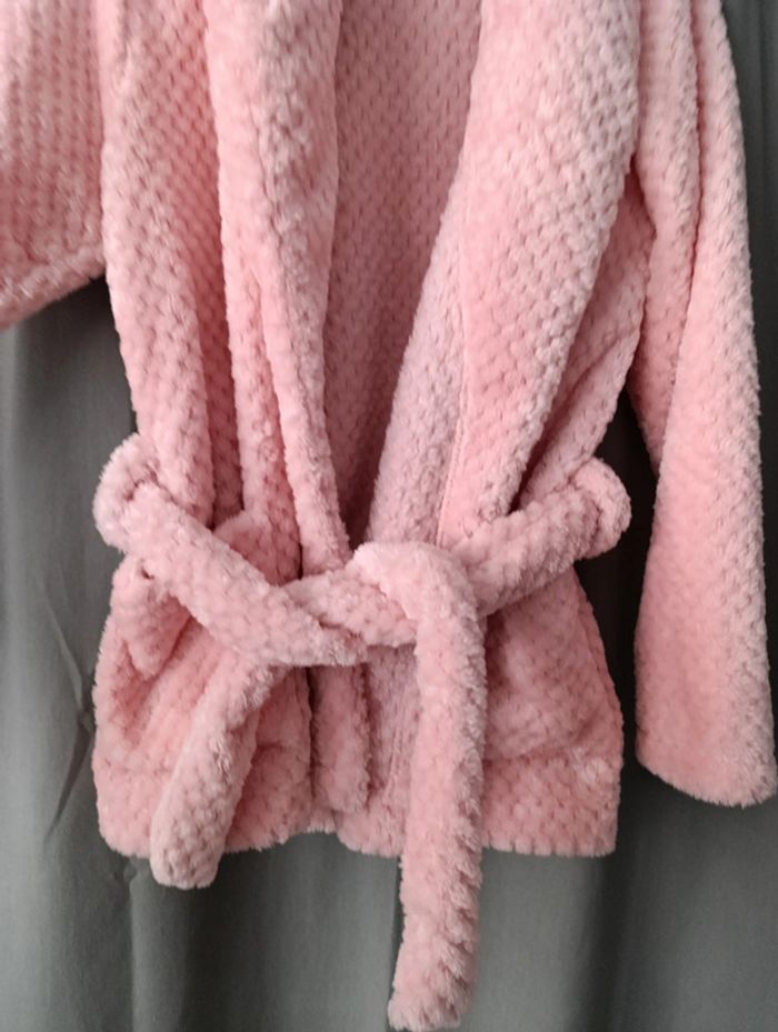 Peignoir court femme neuf
Taille 44/46
Marque esmara - photo numéro 3