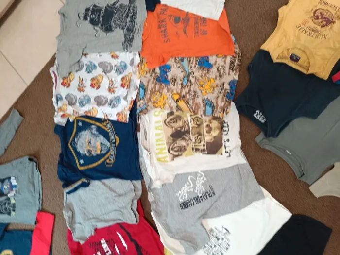 Lot vêtement printemps été 5 ans garçon 33 pieces - photo numéro 6