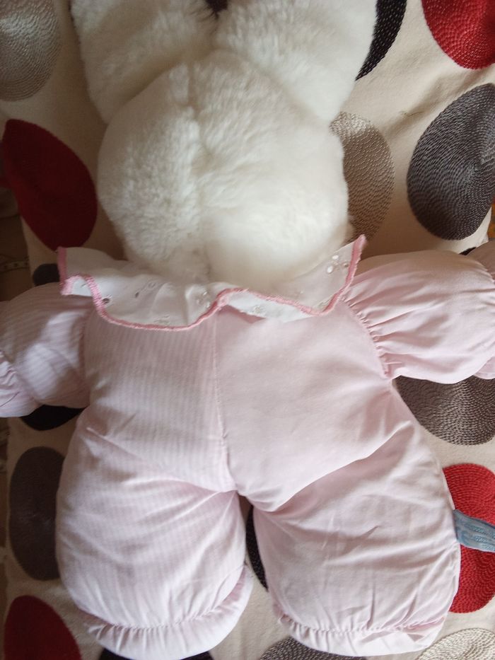 Peluche doudou lapin rose et blanc vintage ancien  bicolore rayure rayé en posture debout col dentelle blanc yeux durs en plastique pupille noir contour transparent  gris  foncé  tâches roses en photos  sinon très propre  modèle pas récent les jouets qui  - photo numéro 7